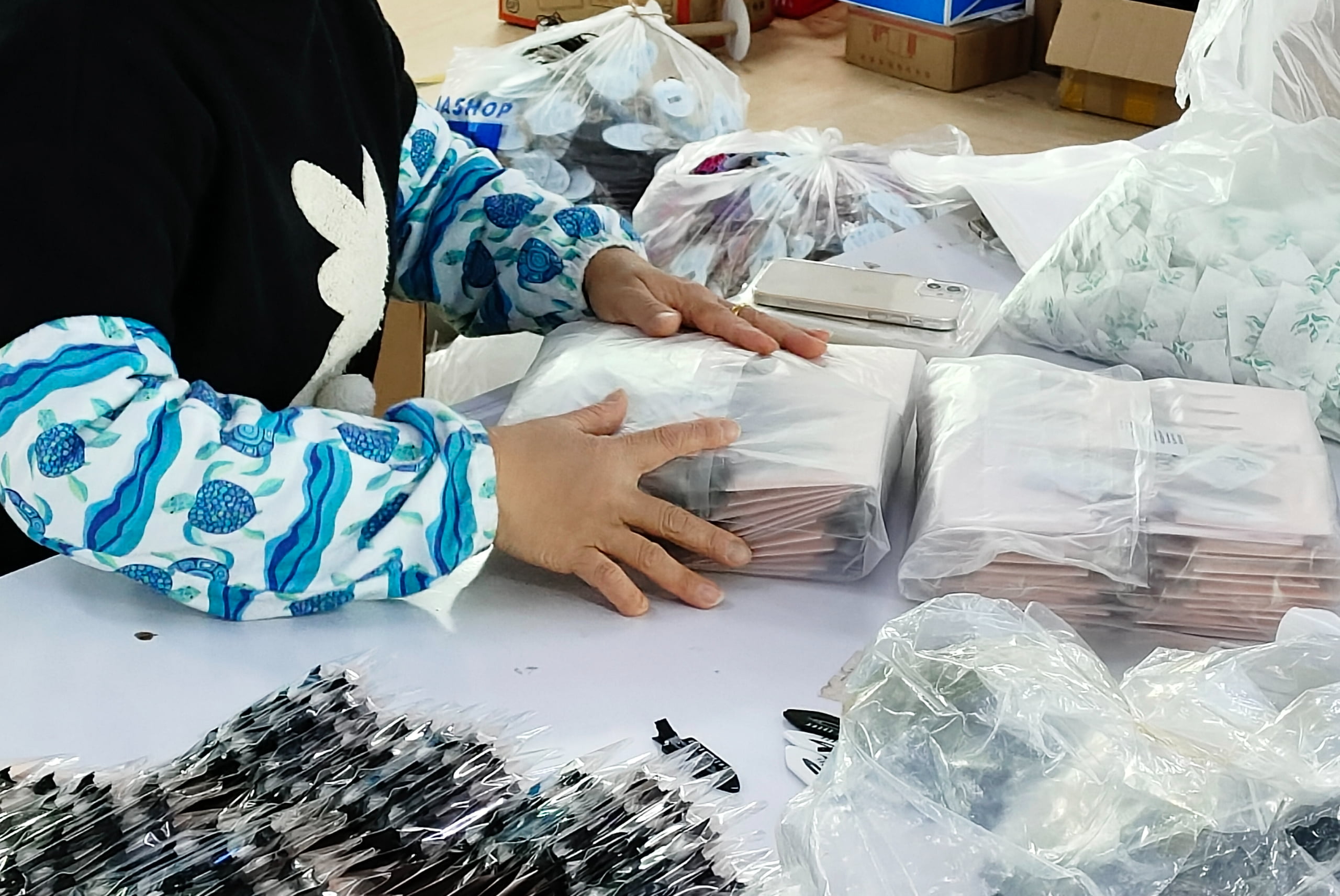 Hair clips factory quality inspection and workshop